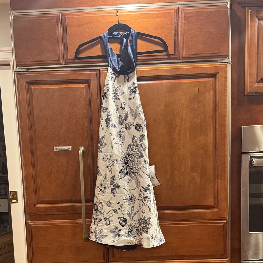 Floral REVERSIBLE Backless Dress - Navy and White